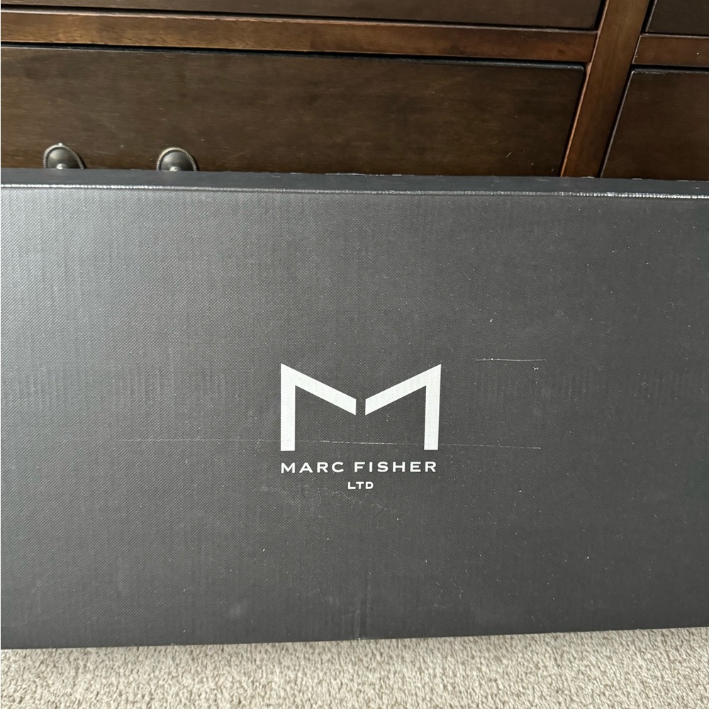 BLACK BOOTS *NEVER WORN* - Picture 9 of 10